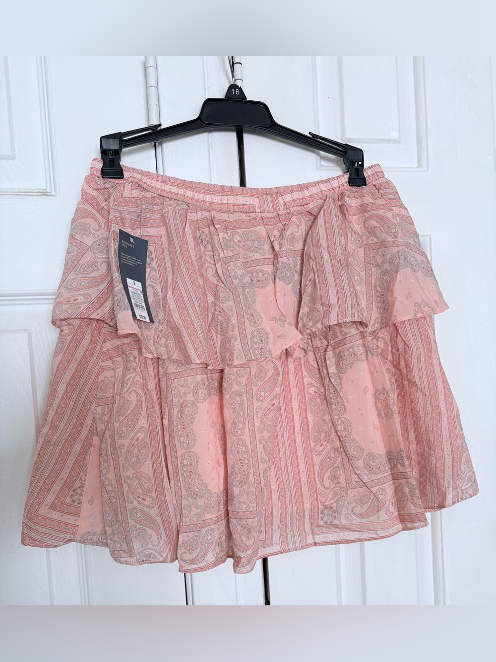✨NEW ✨ universal thread Pink Paisley Tiered Mini Skirt - small